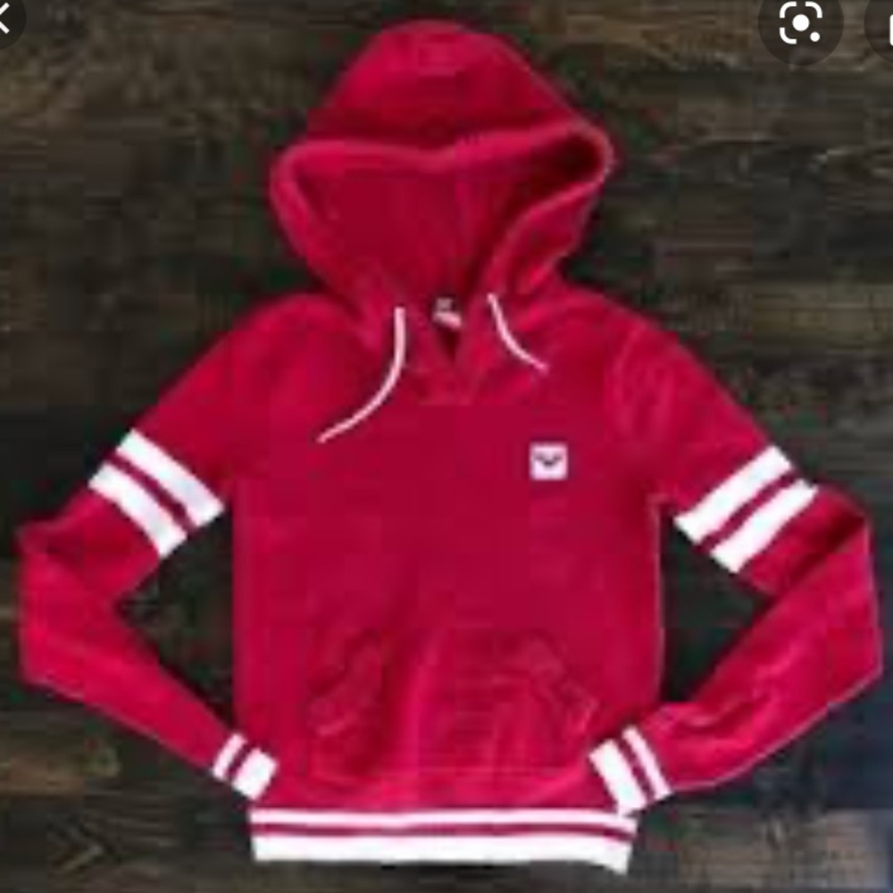 🏄‍♀️ ISO ROXY HOODED KNITTED SWEATER!!